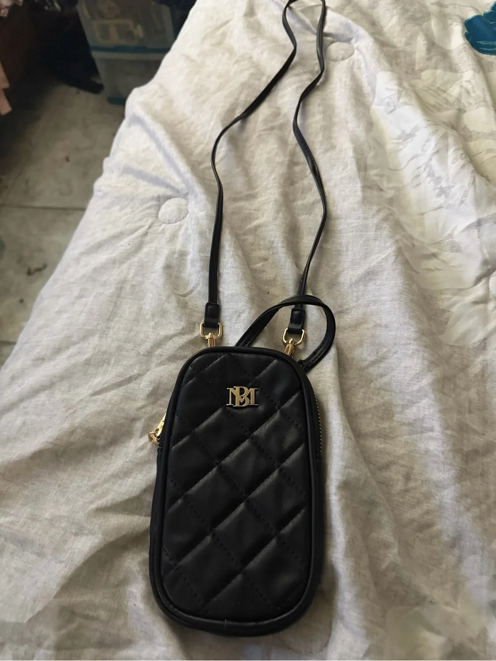Black Badgley Mischka Quilted Crossbody Phone Bag